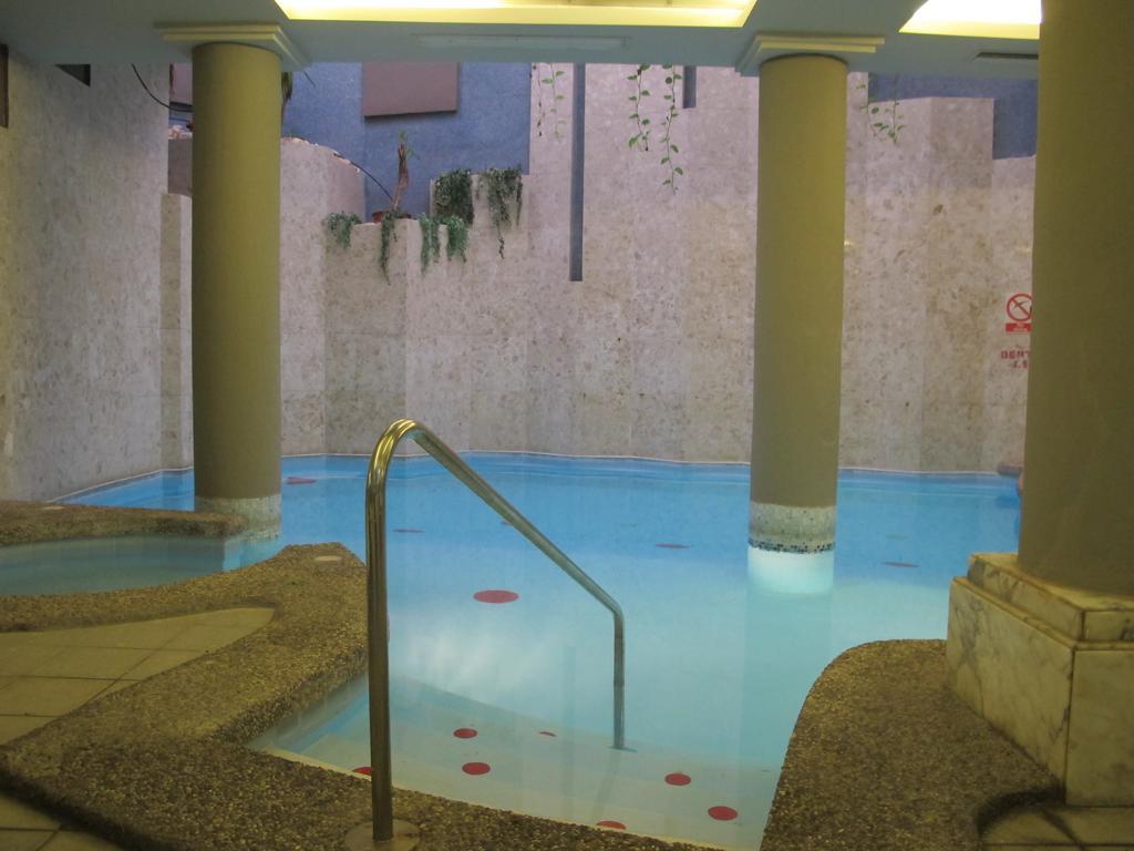 Courtyard By Marriott Hotel