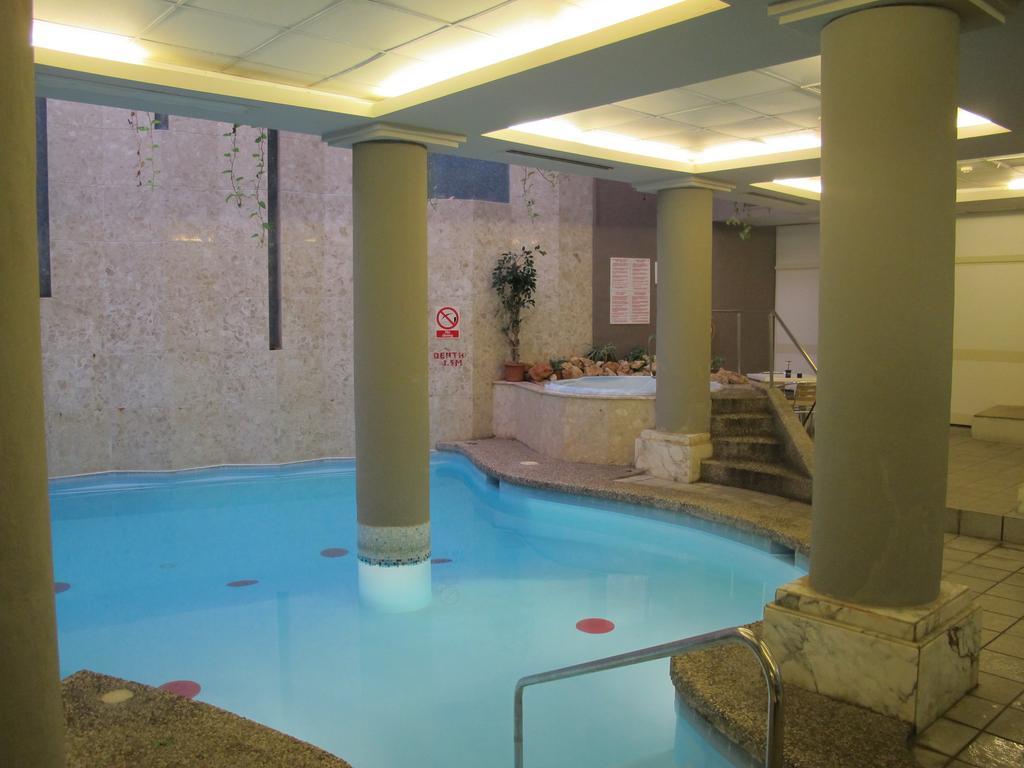 Courtyard By Marriott Hotel
