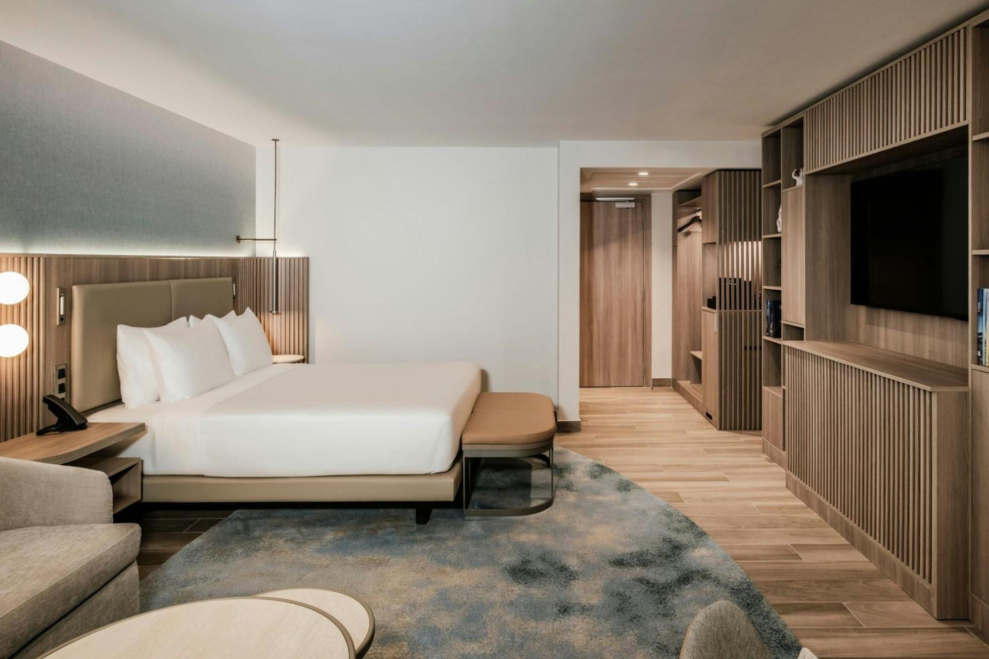 Courtyard By Marriott Hotel