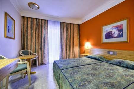 Courtyard By Marriott Hotel 4*